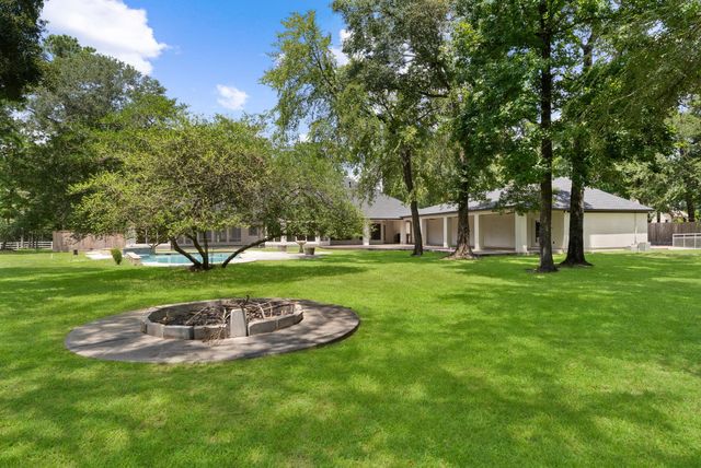 8711 Sendera Drive, Magnolia, TX 77354