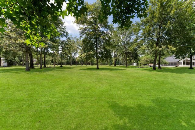 8711 Sendera Drive, Magnolia, TX 77354