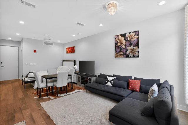 1800 E 4th ST 202, Austin, TX 78702