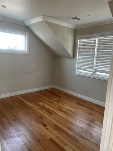 21 Maryland Avenue C, Long Beach, NY 11561