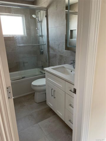 21 Maryland Avenue C, Long Beach, NY 11561