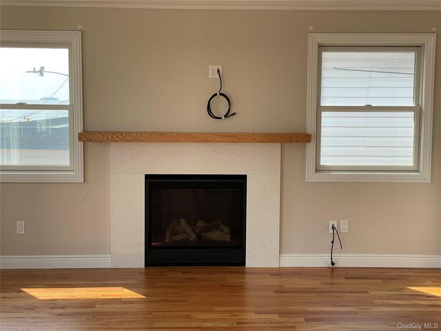 21 Maryland Avenue C, Long Beach, NY 11561
