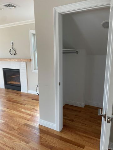 21 Maryland Avenue C, Long Beach, NY 11561