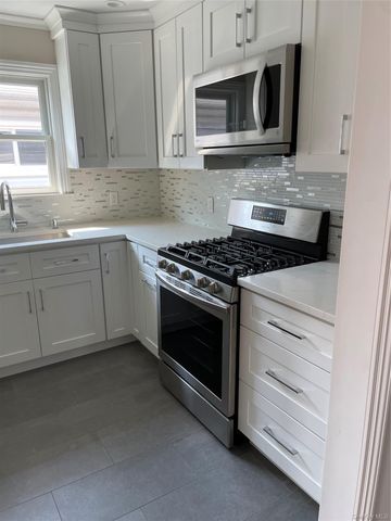 21 Maryland Avenue C, Long Beach, NY 11561