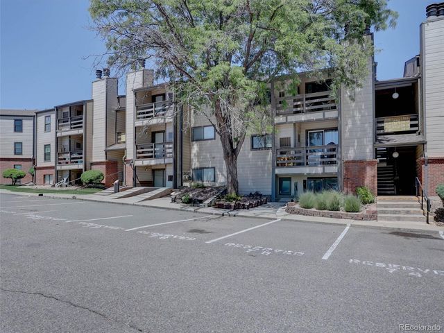 579 Wright Street 202, Lakewood, CO 80228