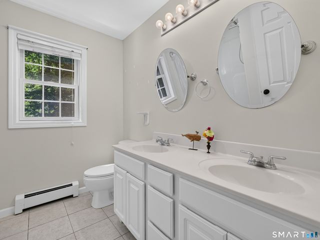 589 Town Street, East Haddam, CT 06423