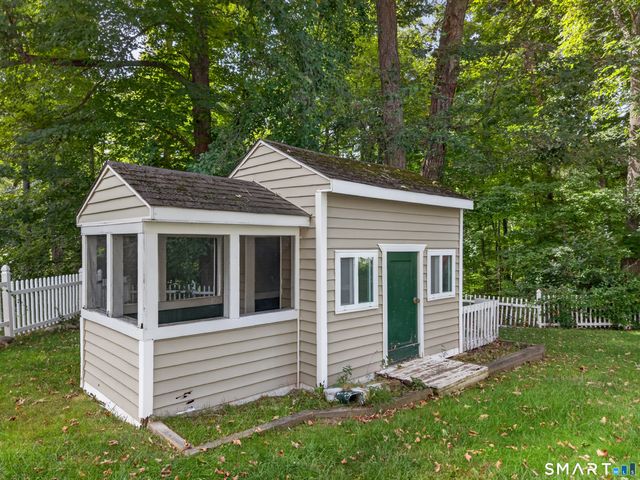 589 Town Street, East Haddam, CT 06423