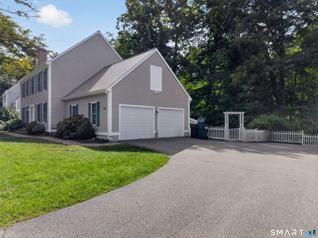 589 Town Street, East Haddam, CT 06423