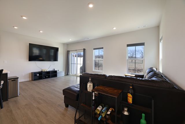 733 Lipizanner Ln, Smyrna, TN 37167