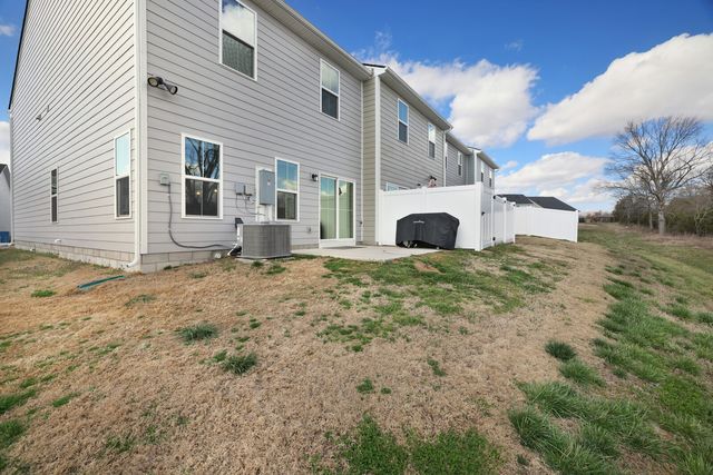 733 Lipizanner Ln, Smyrna, TN 37167