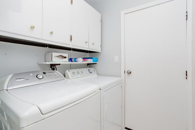 938 Aberdeen Drive, Crystal Lake, IL 60014