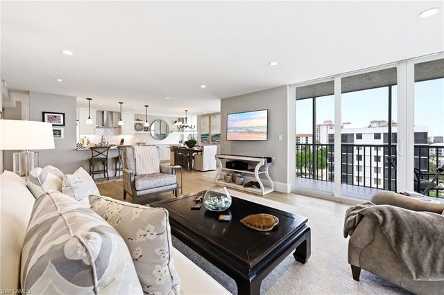 10420 Gulf Shore DR 161, Naples, FL 34108