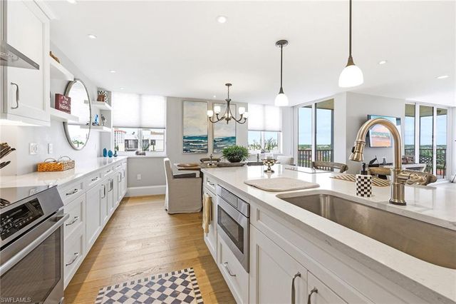 10420 Gulf Shore DR 161, Naples, FL 34108