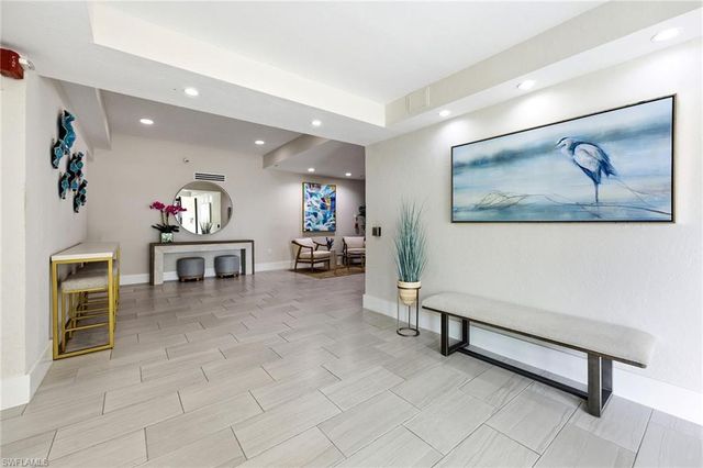 10420 Gulf Shore DR 161, Naples, FL 34108