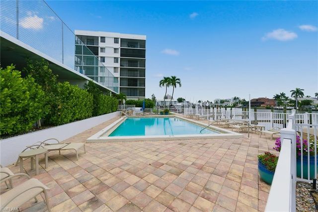 10420 Gulf Shore DR 161, Naples, FL 34108