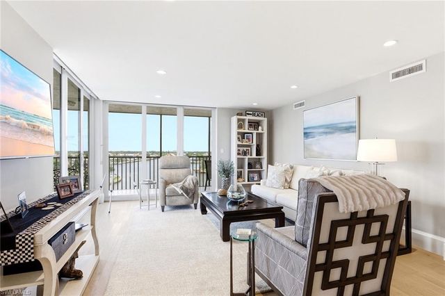 10420 Gulf Shore DR 161, Naples, FL 34108