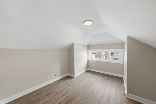 6828 S Champlain Avenue, Chicago, IL 60637