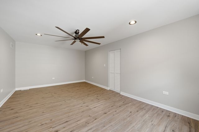 6828 S Champlain Avenue, Chicago, IL 60637