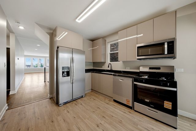 6828 S Champlain Avenue, Chicago, IL 60637