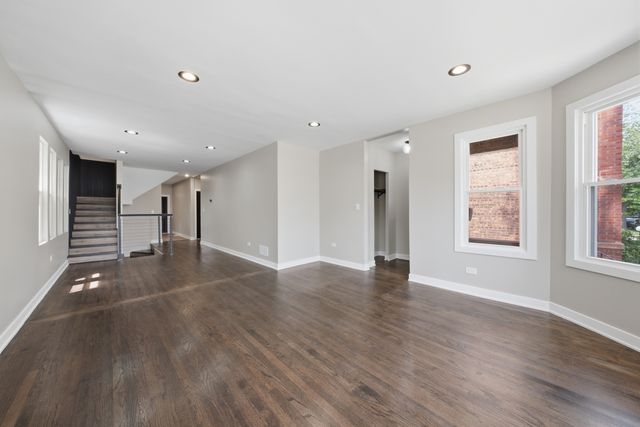 6828 S Champlain Avenue, Chicago, IL 60637