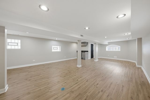 6828 S Champlain Avenue, Chicago, IL 60637