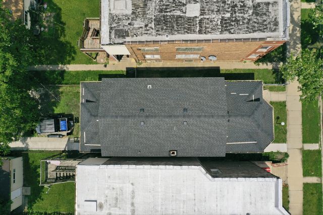 6828 S Champlain Avenue, Chicago, IL 60637