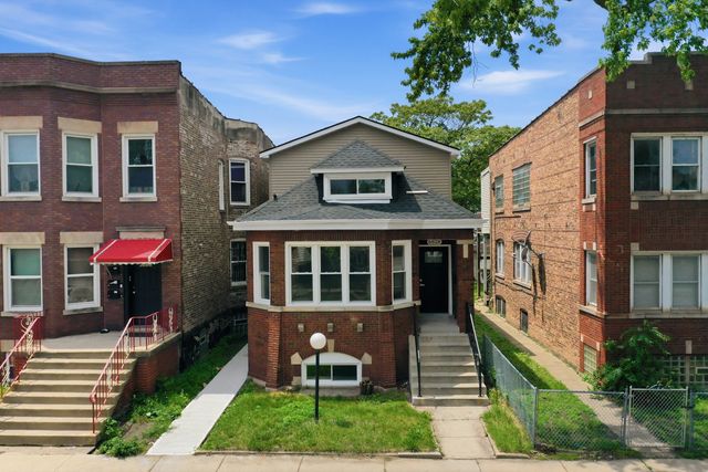 6828 S Champlain Avenue, Chicago, IL 60637