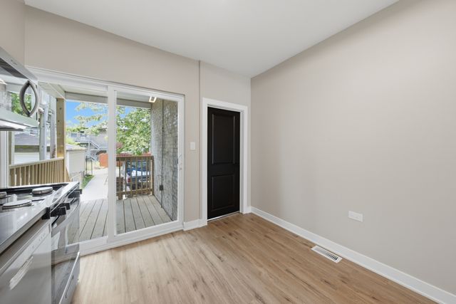 6828 S Champlain Avenue, Chicago, IL 60637