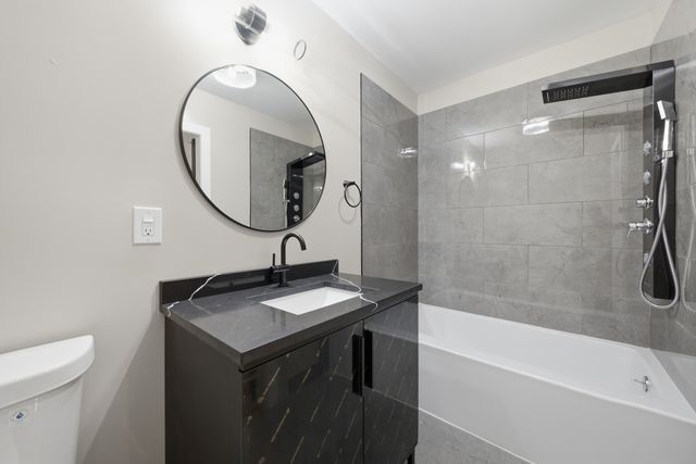 6828 S Champlain Avenue, Chicago, IL 60637