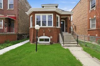 6828 S Champlain Avenue, Chicago, IL 60637