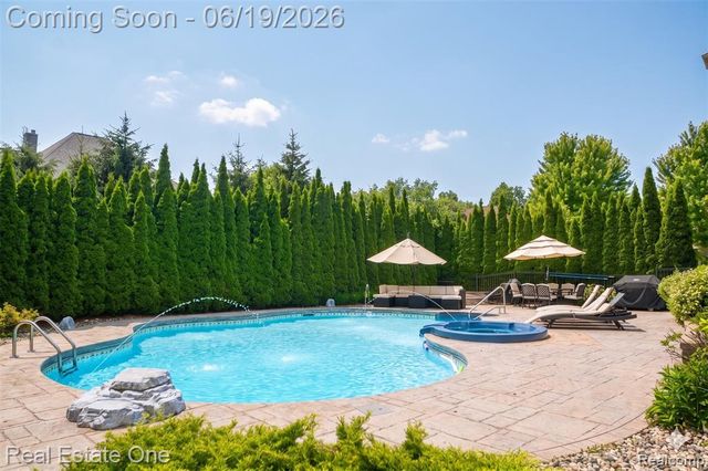 1576 Galena, Rochester Hills, MI 48306