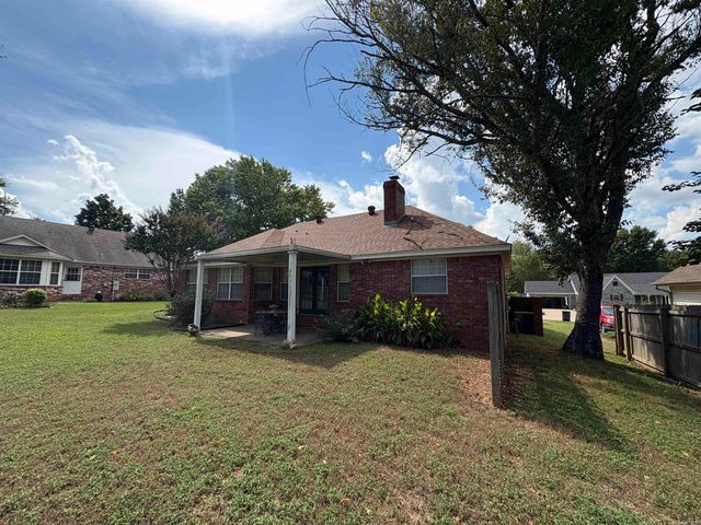 102 Live Oak Drive, Searcy, AR 72143