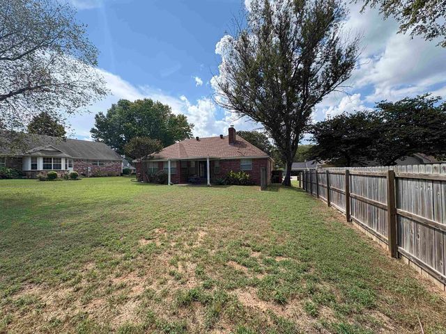 102 Live Oak Drive, Searcy, AR 72143