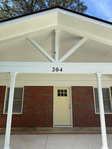 204 Oakdale Drive, Summerville, SC 29483