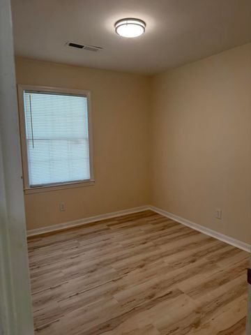 204 Oakdale Drive, Summerville, SC 29483
