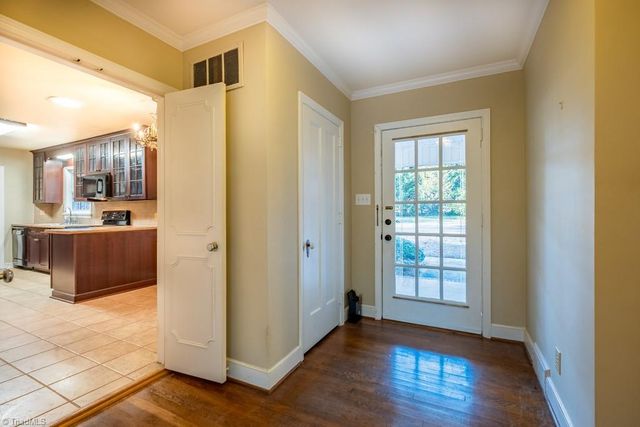 4107 Friendly Avenue, Greensboro, NC 27410