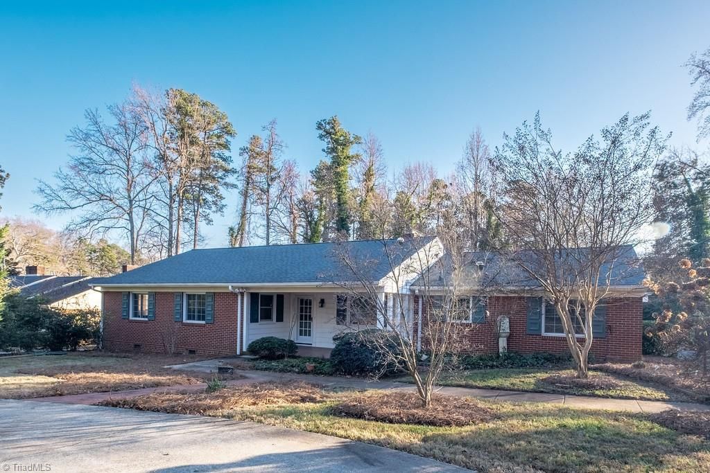 4107 Friendly Avenue, Greensboro, NC 27410
