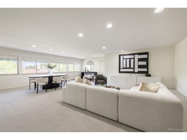 2205 S Holly St 5, Denver, CO 80222