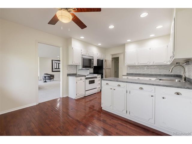 2205 S Holly St 5, Denver, CO 80222