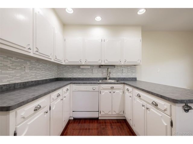 2205 S Holly St 5, Denver, CO 80222