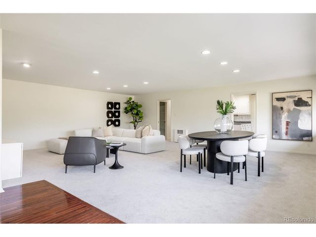 2205 S Holly St 5, Denver, CO 80222
