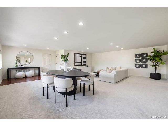 2205 S Holly St 5, Denver, CO 80222