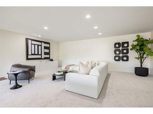 2205 S Holly St 5, Denver, CO 80222