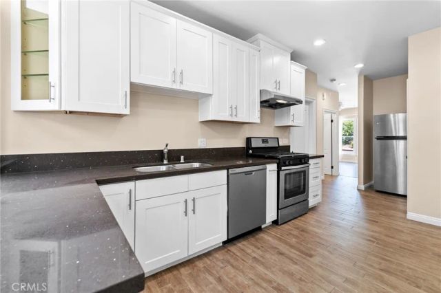 221 N Raymond 8, Pasadena, CA 91103