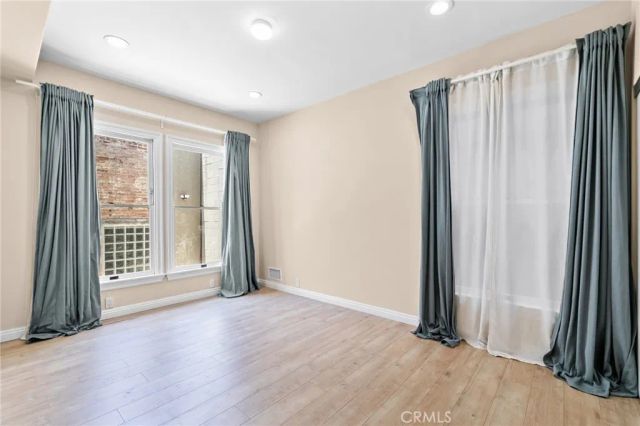 221 N Raymond 8, Pasadena, CA 91103