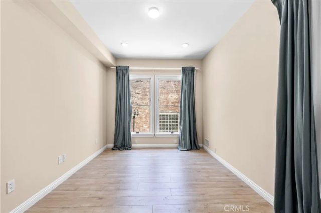 221 N Raymond 8, Pasadena, CA 91103