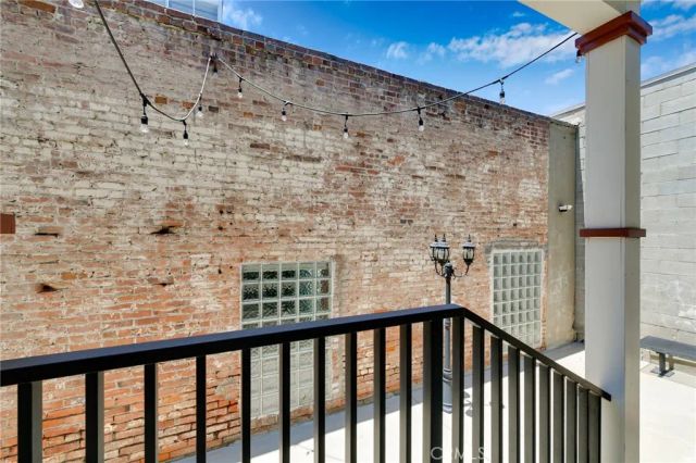 221 N Raymond 8, Pasadena, CA 91103