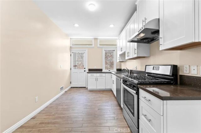 221 N Raymond 8, Pasadena, CA 91103