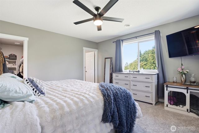 200 Red Hawk Drive, Castle Rock, WA 98611
