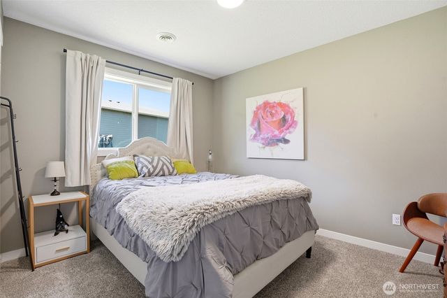 200 Red Hawk Drive, Castle Rock, WA 98611